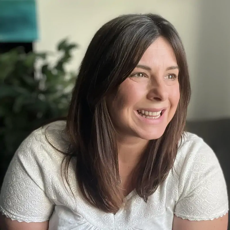 laura danter smiling